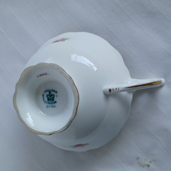 Coalport Vintage Made in England "Ribbons and Roses" Teacups & Saucers - Picture 4 of 13